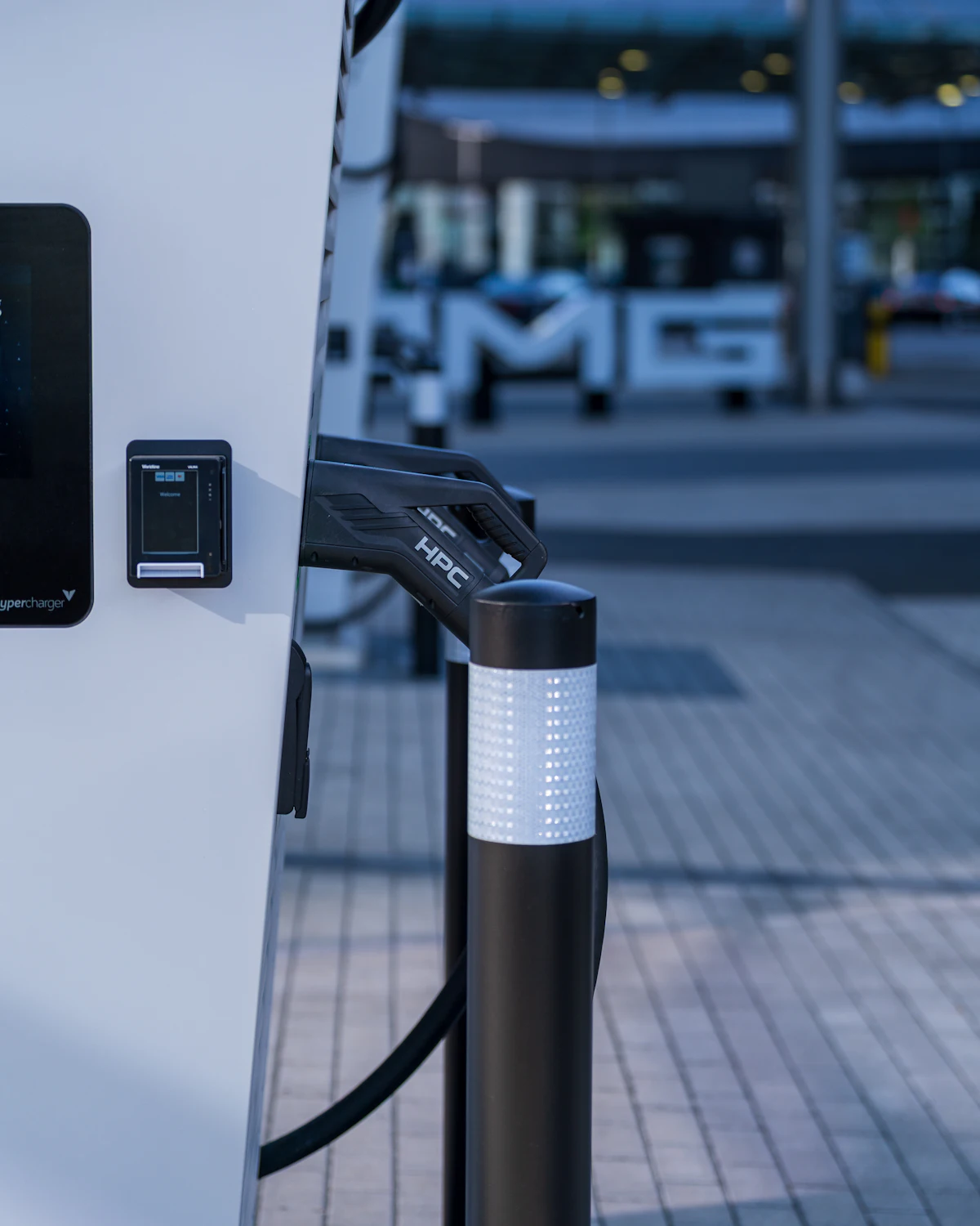 Hypercharger Hub · 1–2 MW · Expressway / Fleet